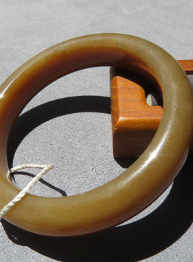 罕见方言品牌和田玉佩戴级新疆特色且末料糖玉卡54mm正装手镯w2