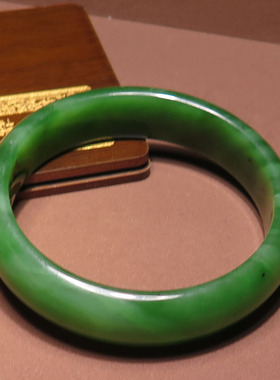 俄罗斯老坑碧玉红皮60mm手镯