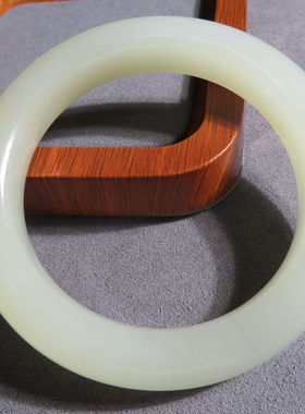 爆火方言精品和田玉巨漏青海特色老坑料冰底白玉卡55mm正装手镯w1