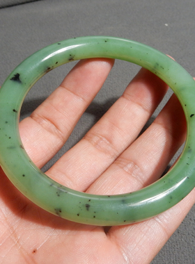 特惠方言和田玉巨漏俄罗斯老坑碧玉果绿色猕猴桃卡59mm正装手镯w