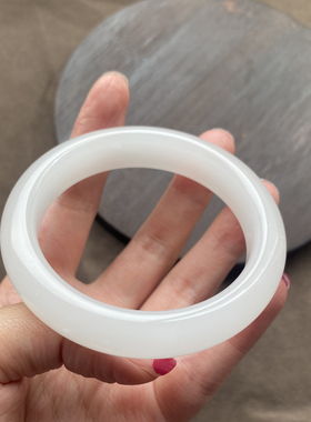 新疆金丝玉天山翠白玉54mm手镯