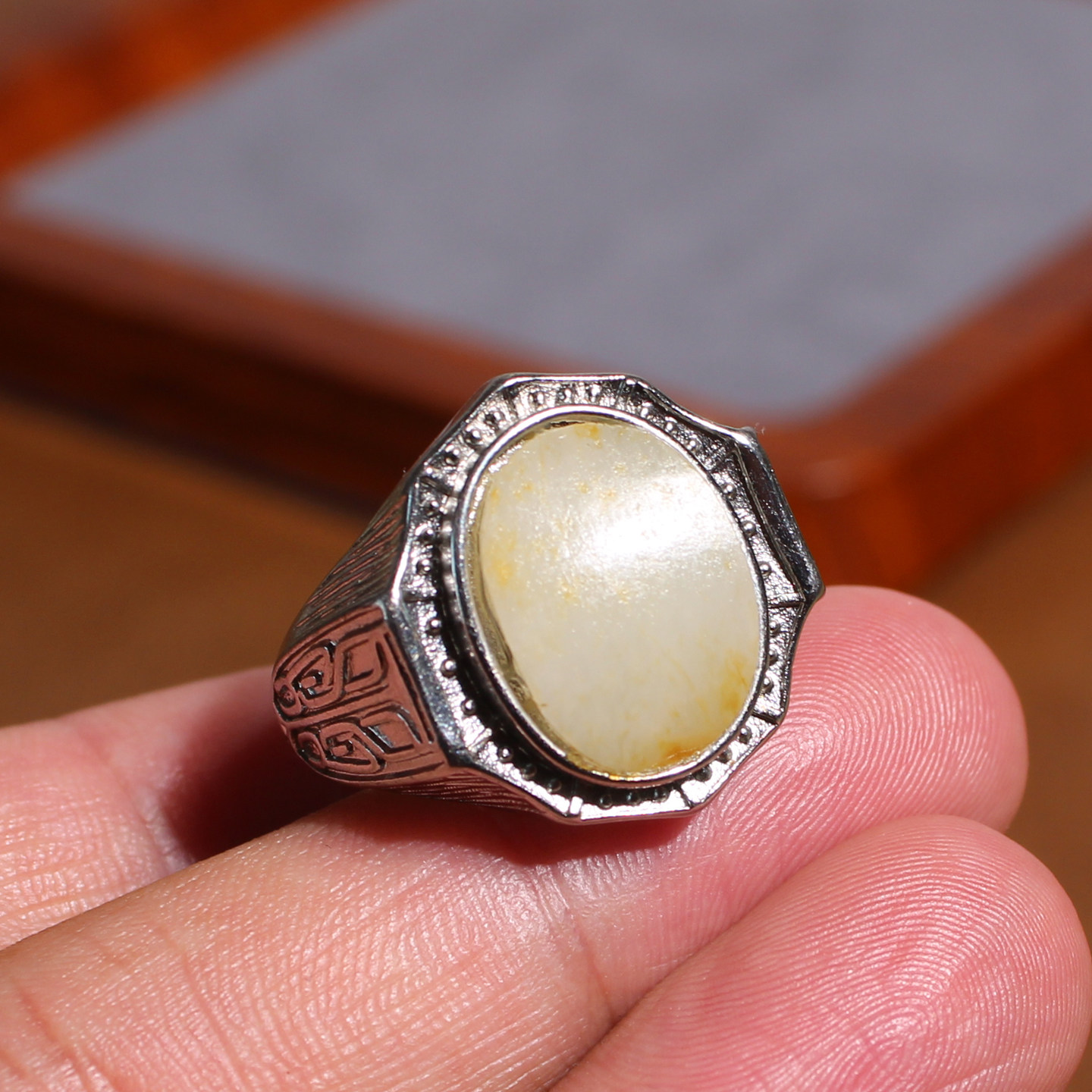 Jade Jubilee Jewelry Hetian Jade Sprinkled Gold Skin White Jade Ring Ring