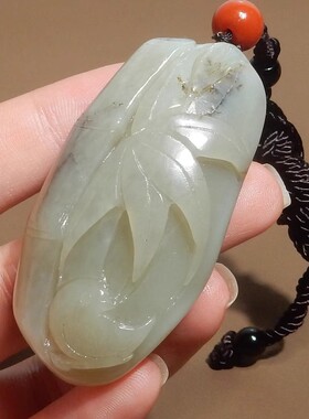 方言和田玉精品放巨漏罕见黑褐皮青白玉籽料节节高升吊坠挂件R8