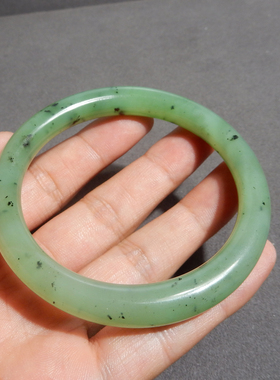 抢疯方言和田玉巨漏俄罗斯老坑碧玉果绿色猕猴桃卡60mm精美手镯w2