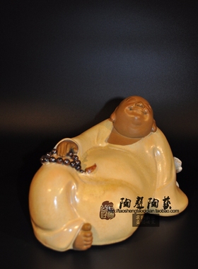 陶声推荐黄袍无忧弥勒笑佛凌康强收藏石湾陶瓷博古架家居摆件饰品