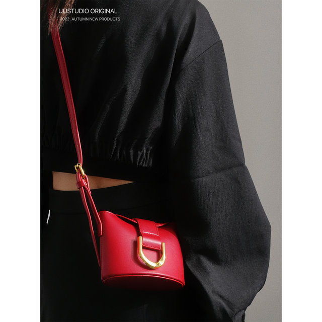 Uustudio niche high-end dark hot girl bucket bag