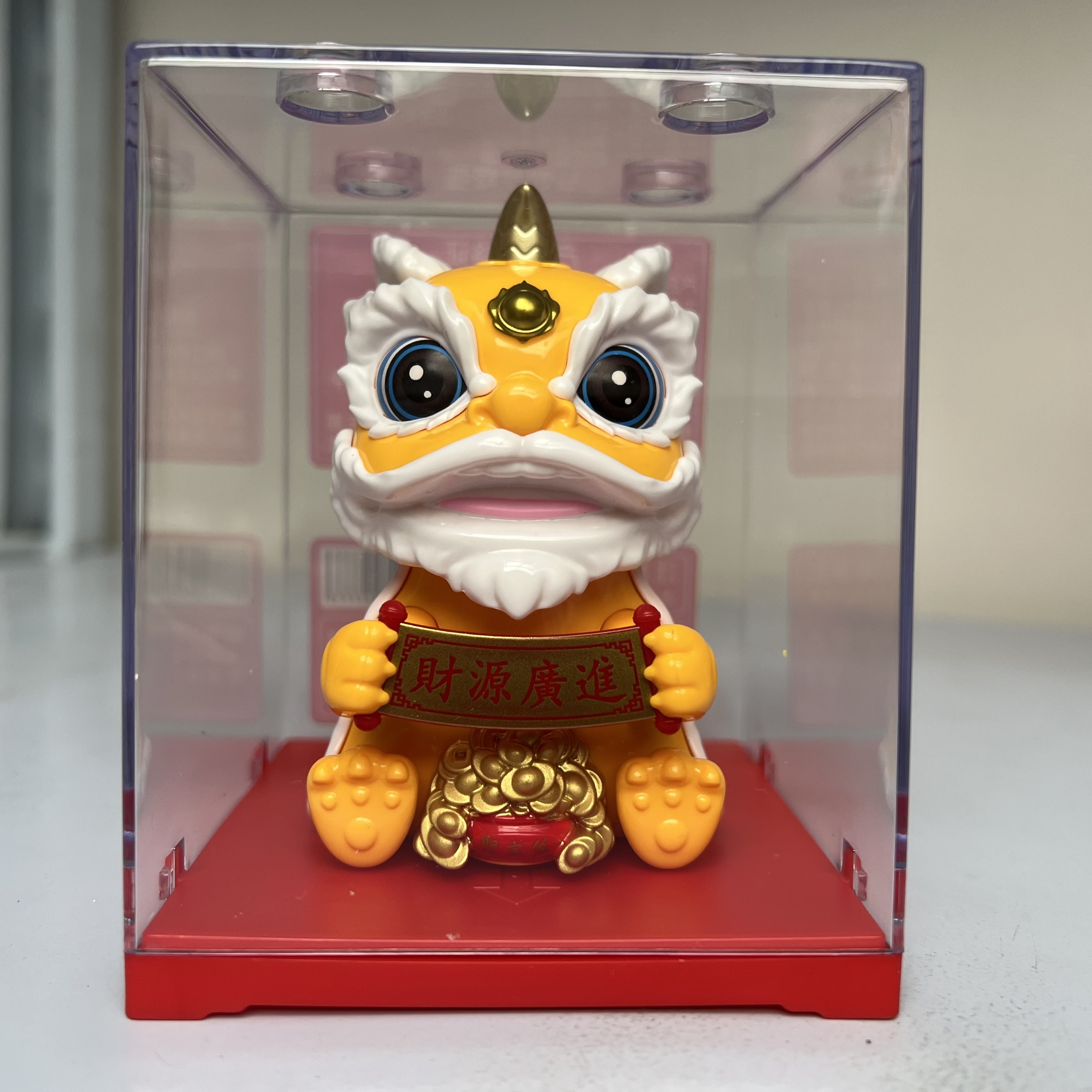 酷炫太阳能点头醒狮摆件车载摇头招财猫喜庆办公室桌面装饰品礼物,淘宝优惠券,粉丝福利购,淘宝优惠卷