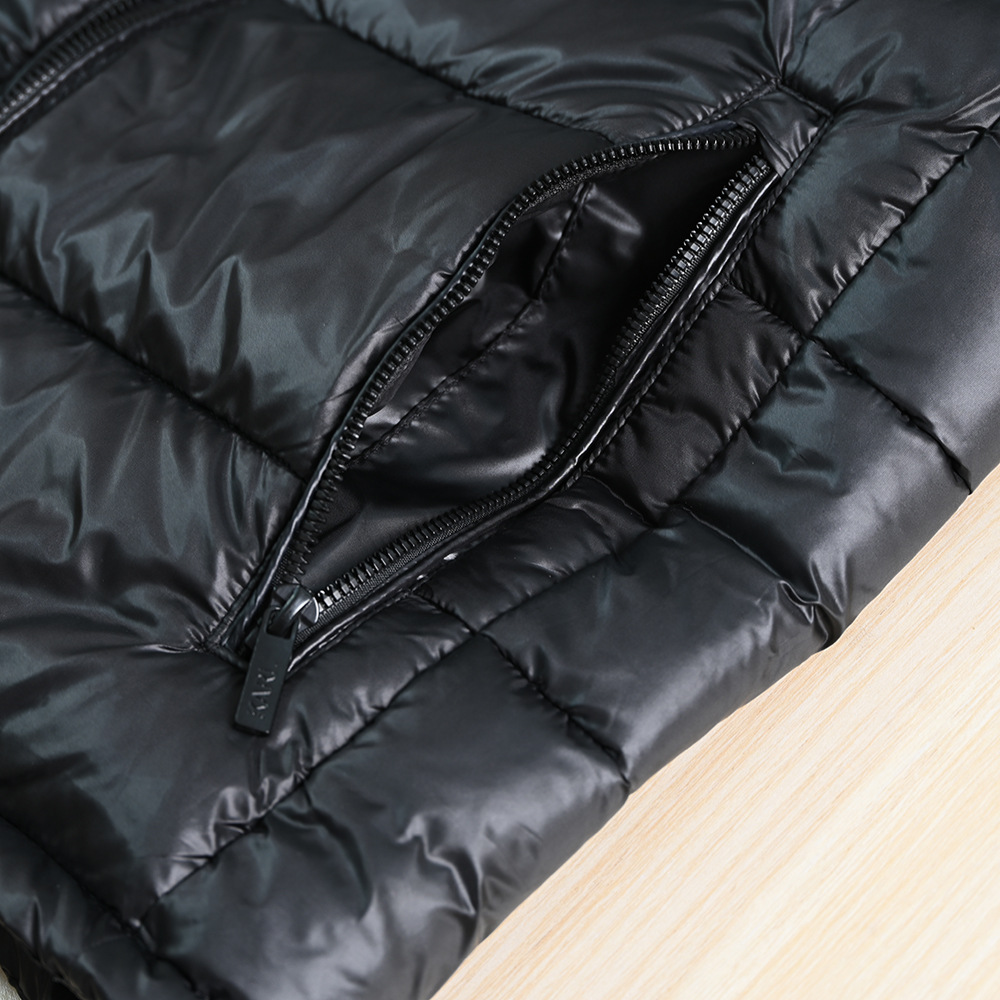 男装好货 10/21 美系 厚实保暖软胶立体卡通小人可脱卸帽夹棉马夹 - 图1