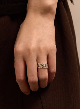 吟缕虎眼石开口素圈女士戒指