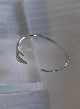 简约气质好货极简设计轻奢欧美时尚实心小手随意搭开口手镯女饰品