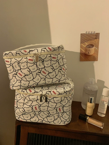 Милая косметичка, портативная вместительная и большая брендовая сумка через плечо, высококачественный ящик для хранения для ухода за кожей, с медвежатами, изысканный стиль