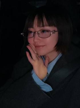 jennie镶粉钻多边形太阳镜