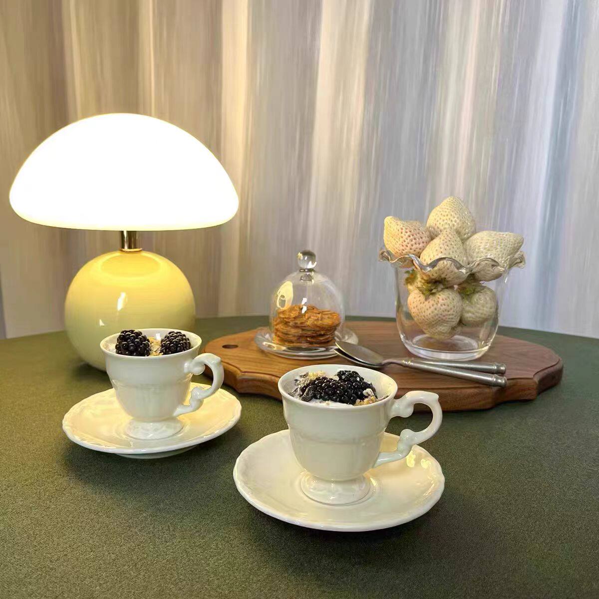 蘑菇台灯奶油风陶瓷护眼出租房卧室床头温馨少女ins风氛围小夜灯