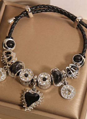 新中式黑色皮绳手链女轻奢小众高级感潮酷爱心吊坠水晶手串手饰品