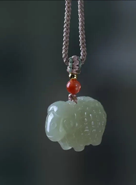 和田玉十二生肖绵羊本命年吊坠