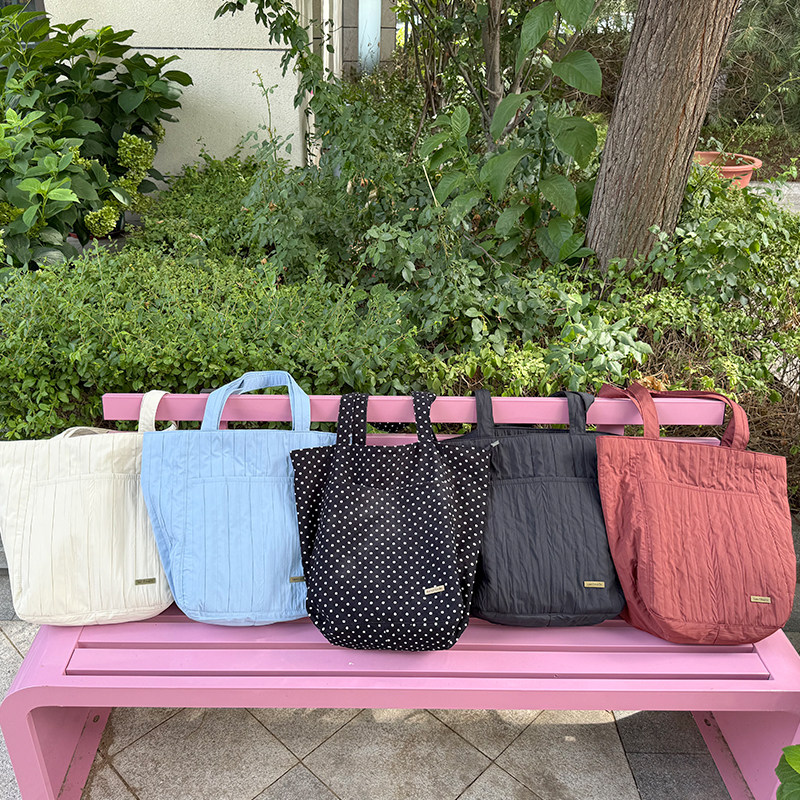 夏季新品褶皱单肩包简约时尚ins风包包通勤双口袋大容量,淘宝优惠券,粉丝福利购,淘宝优惠卷