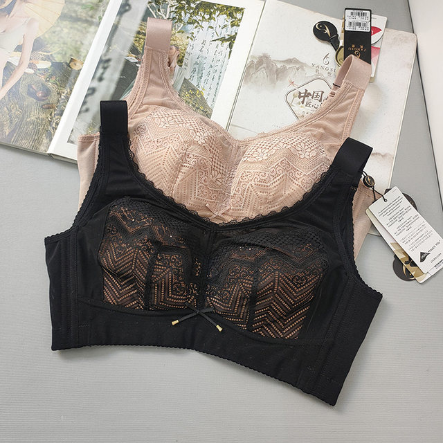 June Rose's big breasts appear smaller without steel rims and thin cups