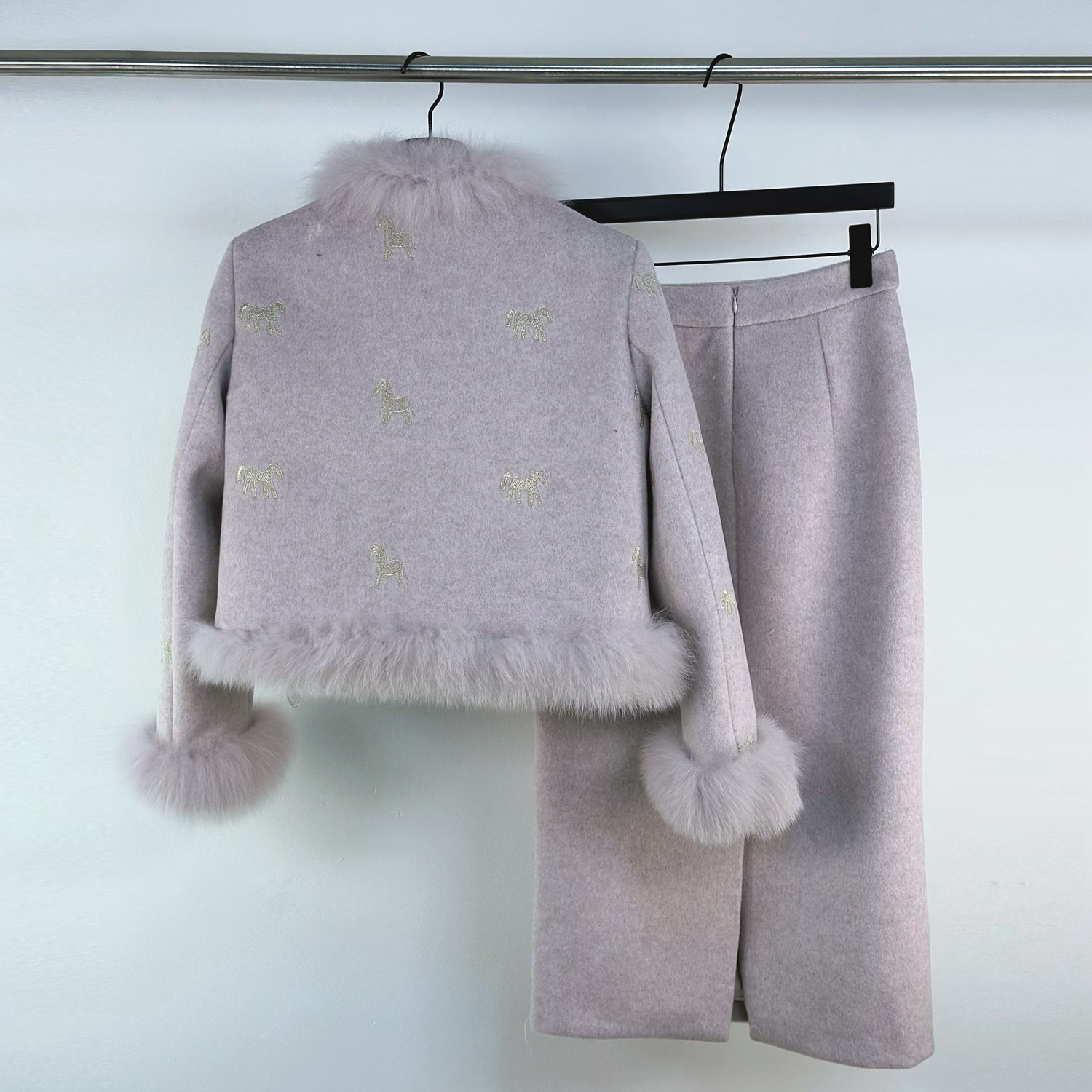 富家千金重工刺绣显瘦小香风羽绒套装女冬狐狸毛外套半身裙两件套,淘宝优惠券,粉丝福利购,淘宝优惠卷