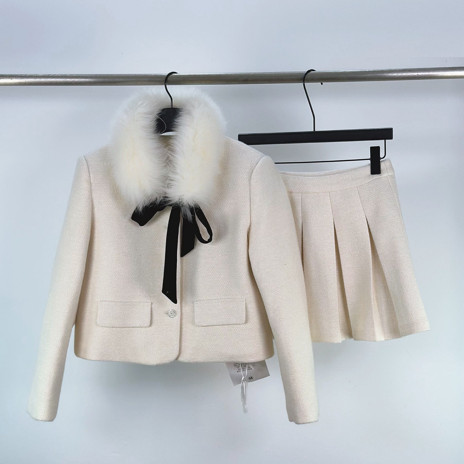 狐狸围脖红色小香风羽绒套装女轻奢气质喜庆毛呢外套半身裙两件套,淘宝优惠券,粉丝福利购,淘宝优惠卷