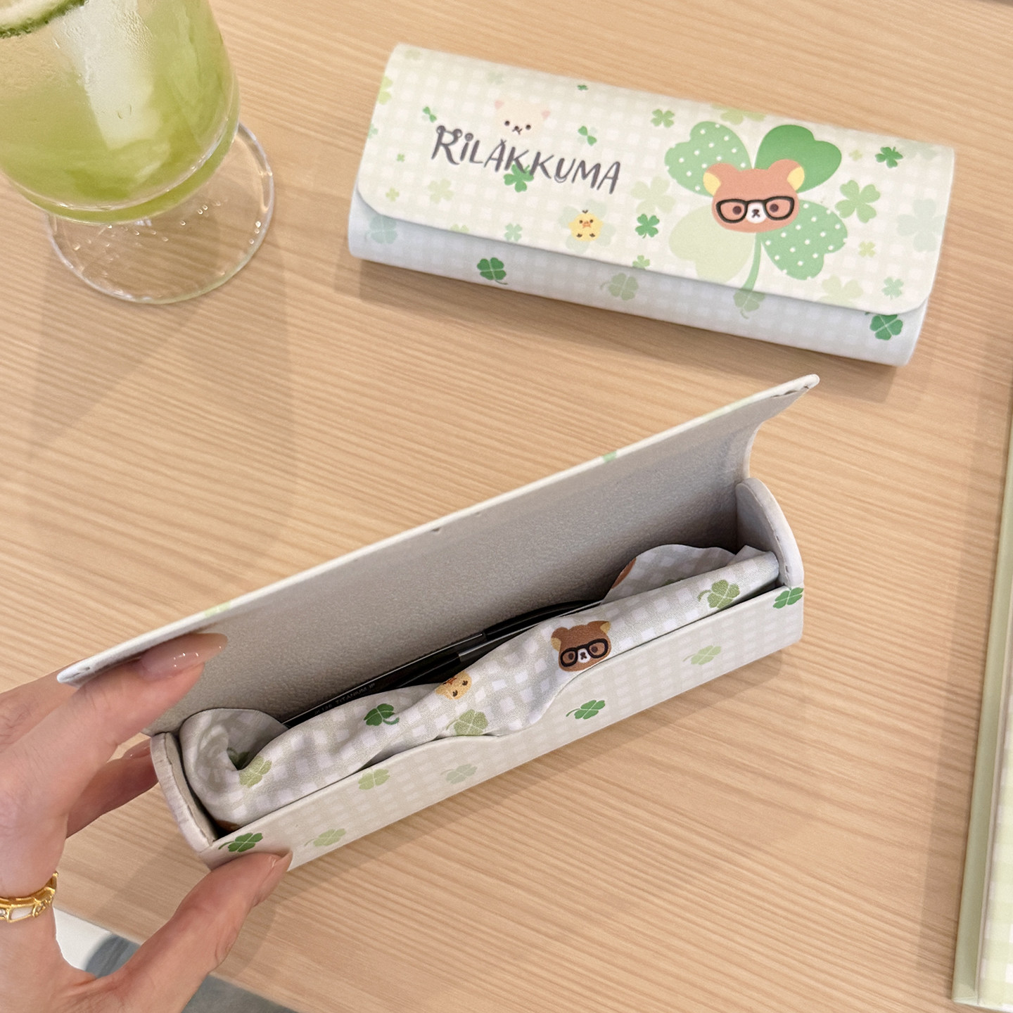 四叶草眼镜盒可爱卡通学生皮质高级便携抗压近视太阳眼睛盒收纳壳,淘宝优惠券,粉丝福利购,淘宝优惠卷