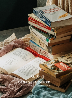 外文书咖啡馆陈列拍摄影复古装饰