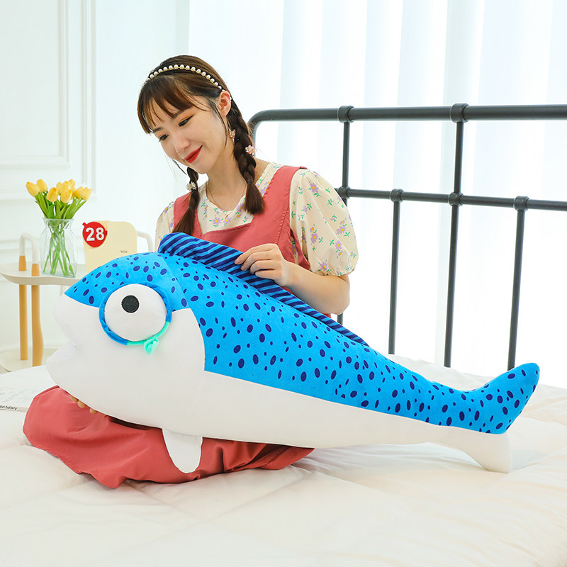 蛋仔派对玩偶蛋仔派对周边咸鱼棒公仔闲鱼玩偶睡觉毛绒玩具大抱枕小鱼武器道具