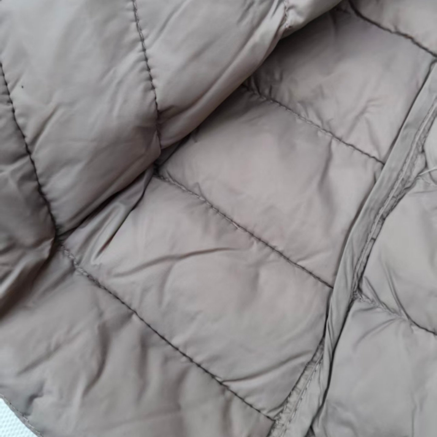 尾单冬季女款羽绒马甲白鹅绒纯色休闲背心直筒宽松马夹,淘宝优惠券,粉丝福利购,淘宝优惠卷