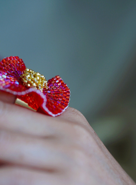 有光手作红山茶纯手工编织花朵串珠戒指小众设计师款创意新年饰品