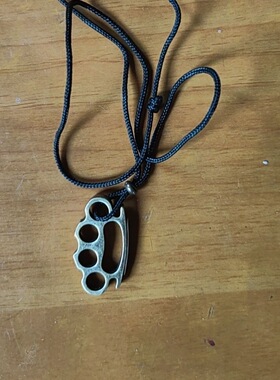 复古工装拳击指虎项链硬汉风挂件吊坠帅气男生礼物高级感纯铜指虎