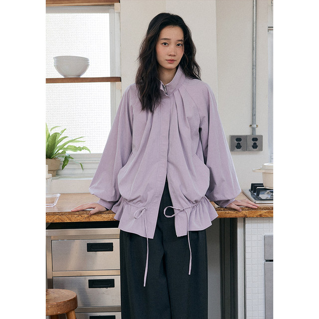 ຢືນຄໍ bud ສາຍ smocked windbreaker ສັ້ນ