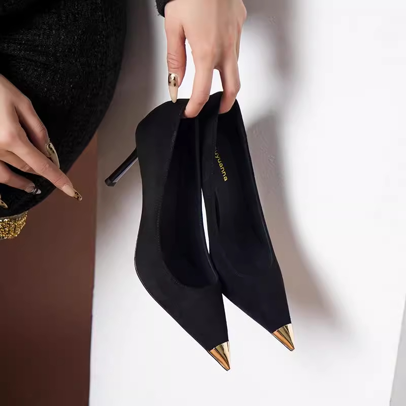 小码313233金属尖头高跟鞋女细跟御姐性感黑色职业单鞋大码41一43 - 图0