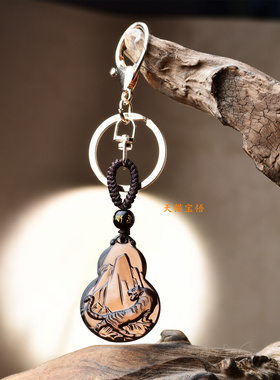 易明开居瑞虎保泰吉贵宏吊坠2026马年属猪的吉祥佩戴物生肖猪项链