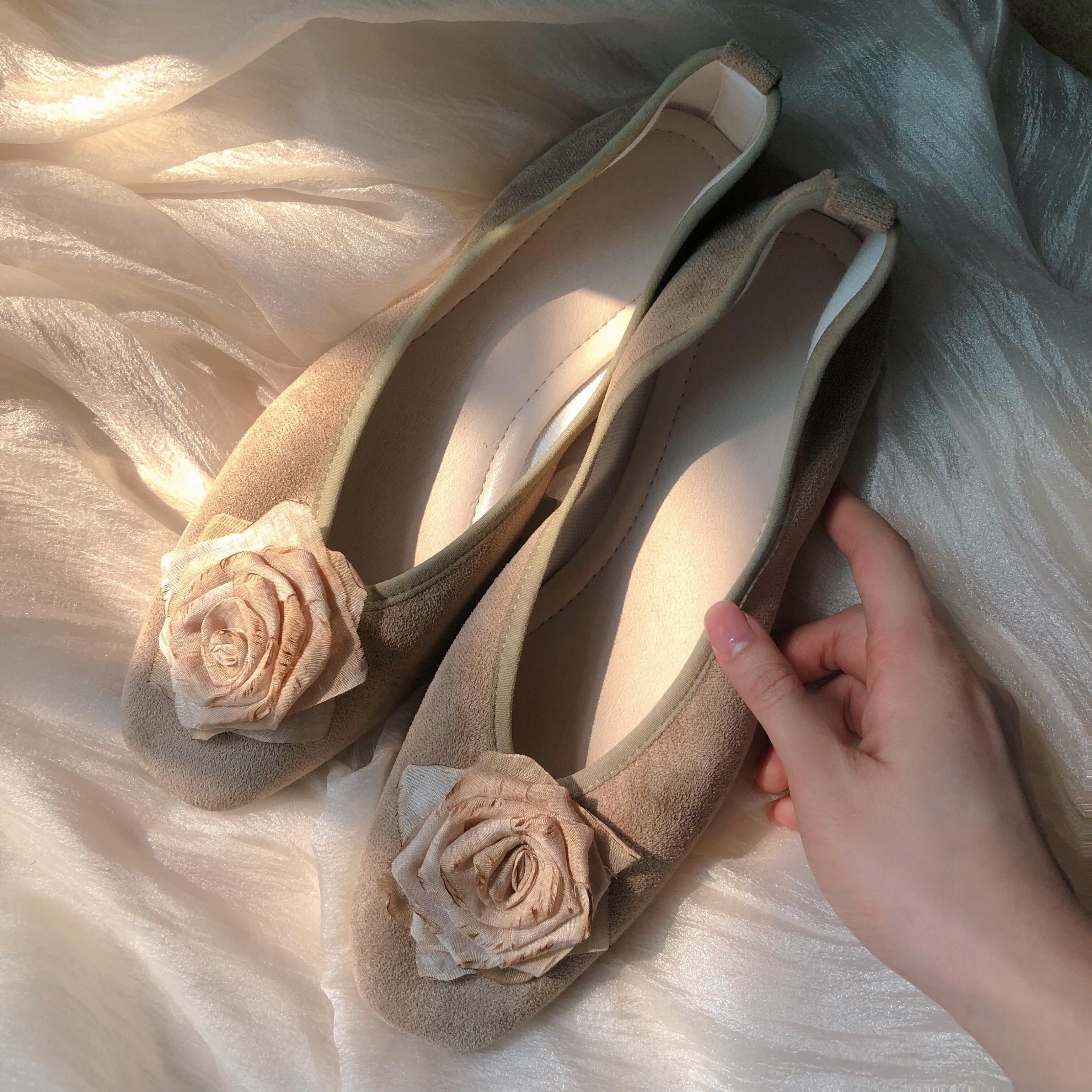 橘里CHIU小众设计干枯玫瑰平底鞋复古新中式蔷薇花芭蕾单鞋晚晚风 - 图0