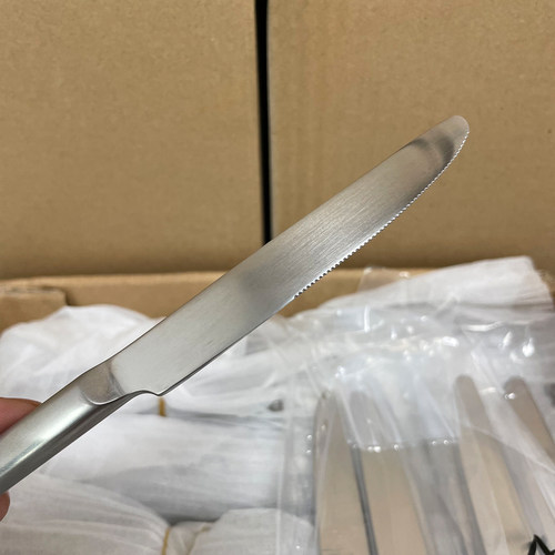 高端大牌不锈钢西餐刀牛排刀家用主餐刀切牛排专用锋利锯齿厚实 - 图1