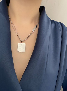 钛钢高级感不掉色方牌字母项链