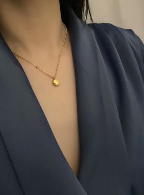 小金豆钛钢项链女luck字母锁骨链
