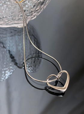 百搭转折设计爱心小众镂空项链
