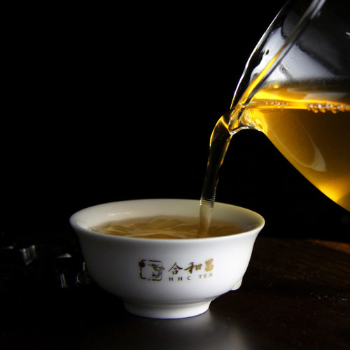 合和昌普洱茶生茶陈年古树生普2013年特制一号357克茶饼 - 图2