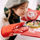 Рождественская мультфильма Carihome Christmas Cartoon Chapping Glove Высокая температурная печь, микроволновая печь теплоизоляционные перчатки содержат ягнятом кожа
