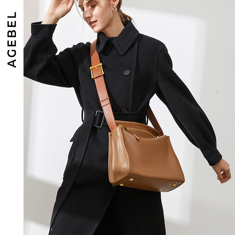2021秋冬高级感真皮宽肩带大包包 艾吉贝女士包袋