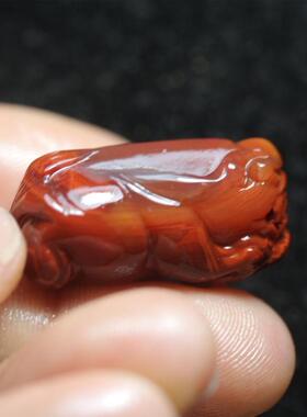 貔貅雕刻战国红玛瑙招财瑞兽吊坠