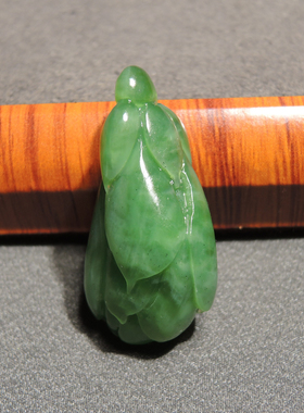 方言精品和田玉俄罗斯老坑料油性十足阳绿色碧玉玉兰花吊坠挂件h2