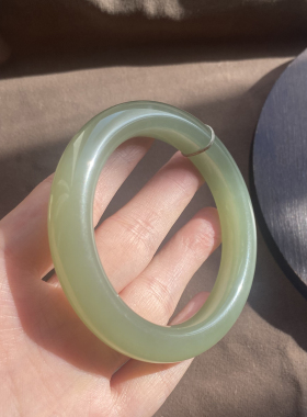 青海老料湖水绿精美正装55mm手镯