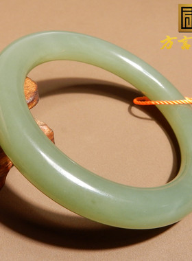 特惠正装油润细腻湖水绿手镯