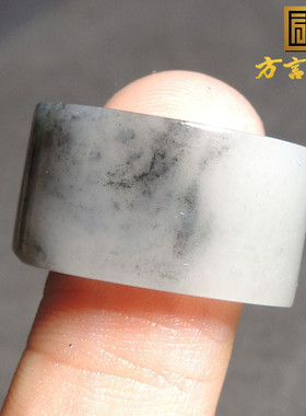 惊呆了方言和田玉新疆细腻细腻意境黑白分明青花籽料卡16mm戒指R1