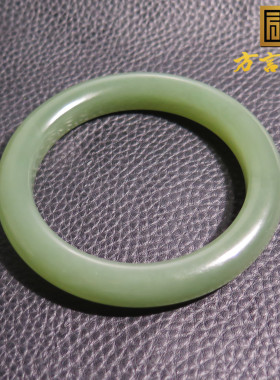 亮眼方言和田玉精品收藏级青海老坑料细腻细腻湖水绿卡57mm手镯X5