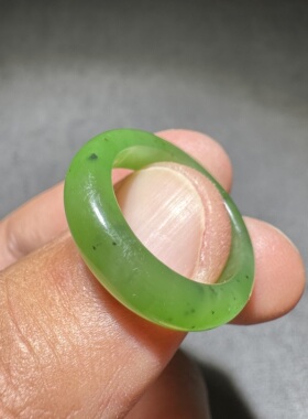 手慢无方言和田玉老坑俄罗斯苹果绿阳绿碧玉油润卡17mm素面戒指S6