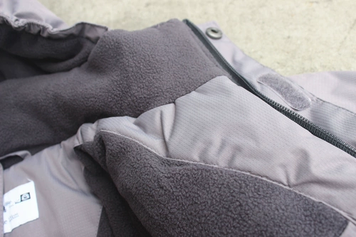 Детский лыжный лыжный костюм, пуховик, флисовая водонепроницаемая ветрозащитная куртка подходит для мужчин и женщин, европейский стиль, увеличенная толщина