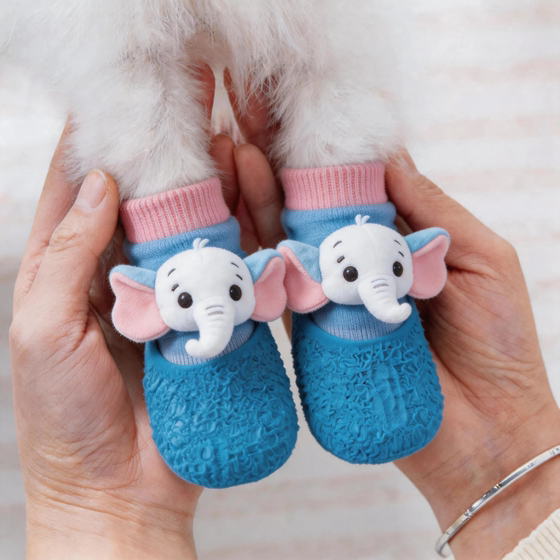 Dog shoes, foot covers, outdoor non-slip waterproof socks, soft soles, wear-resistant dog shoes, non-falling pet breathable anti-dirty shoes