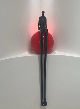 现代轻奢抽象坐姿长腿人物摆件